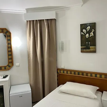 호텔 Real Caparica 2*