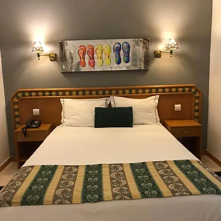 Real Caparica Hotel 2*